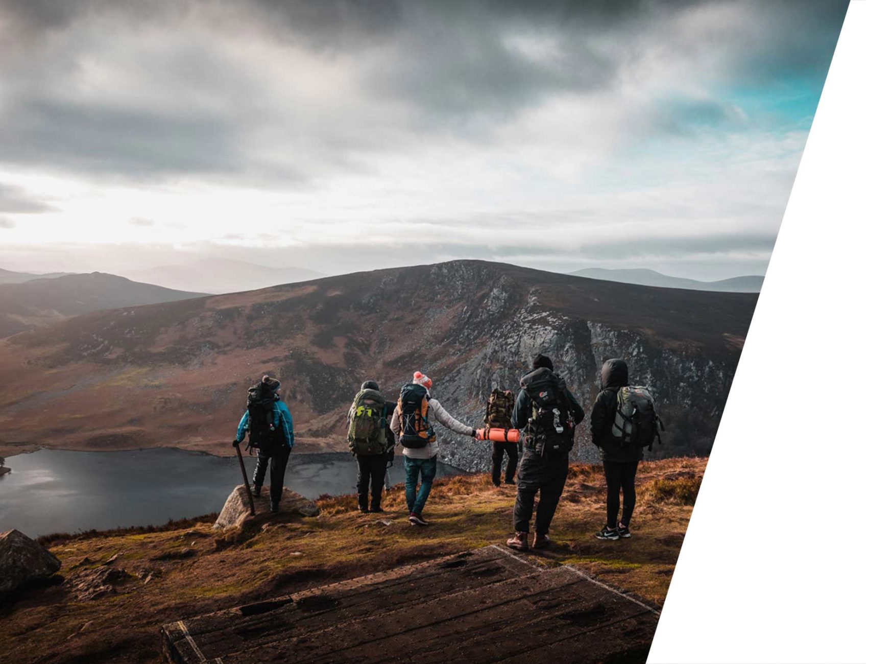Students on an excursion to the Irish cliffs.
